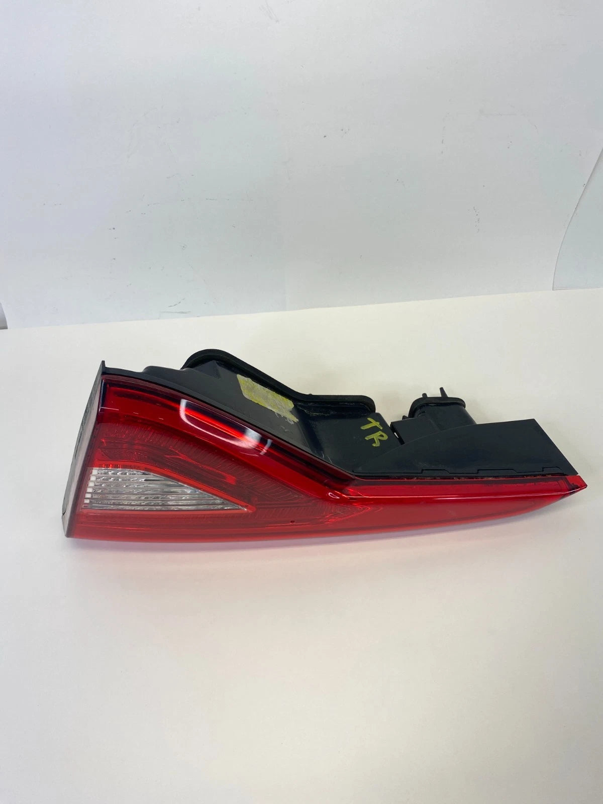2015-2017 HYUNDAI SONATA REAR RIGHT SIDE TAIL LIGHT TRUNK LID BACKUP LAMP OEM