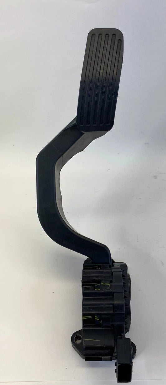 2015-2017 CHRYSLER 200 ACCELERATOR GAS PEDAL POSITION SENSOR OEM 04581697AA