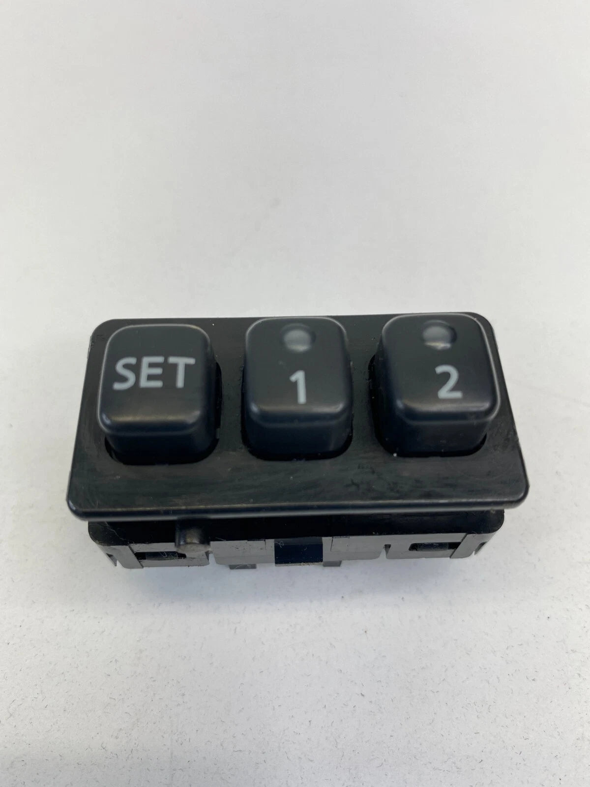 2001-2003 INFINITI QX4 FRONT LEFT DRIVER SIDE DOOR MEMORY SEAT CONTROL SWITCH