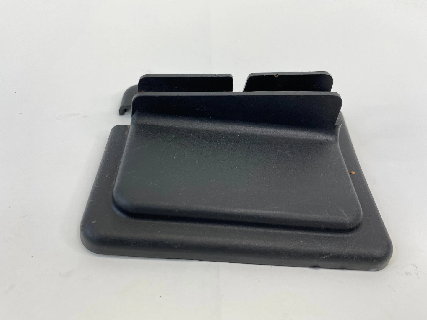 1999-2004 FORD MUSTANG FRONT RIGHT SEAT TRACK BOLT COVER TRIM XR33-63618C82-AB