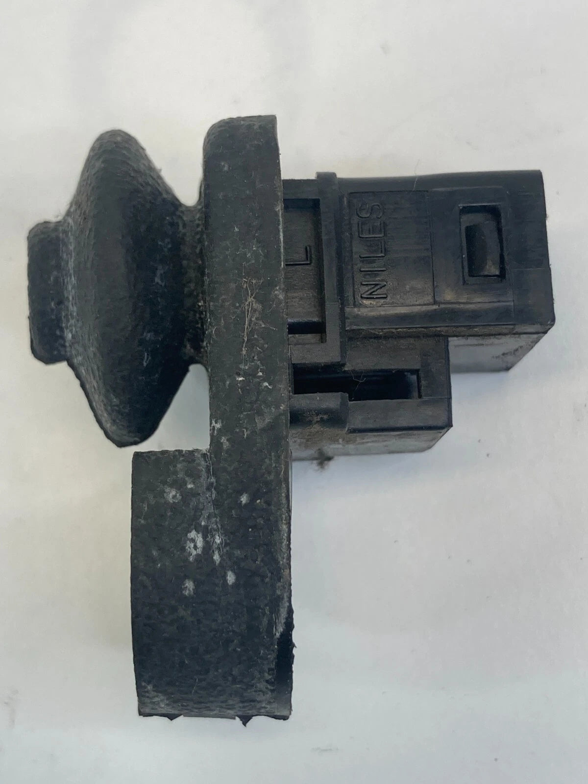 2002-2012 NISSAN ALTIMA 08-11 ROGUE DOOR LIGHT AJAR SWITCH JAMB SENSOR OEM