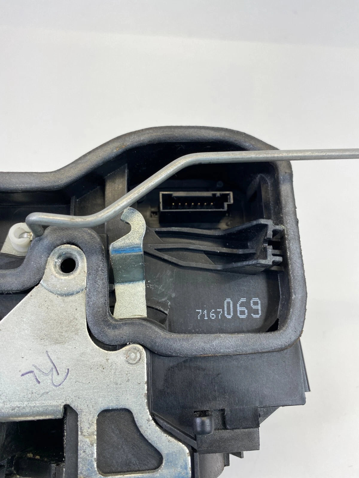 2004-2007 BMW 530I 525I REAR LEFT SIDE DOOR LOCK LATCH ACTUATOR 7167069 OEM