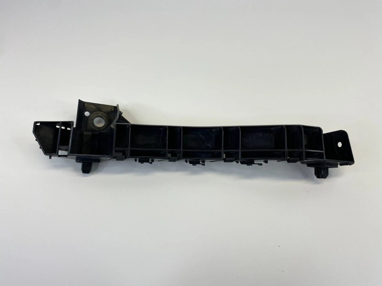 2009-2013 SUBARU FORESTER FRONT BUMPER RIGHT SIDE RETAINER BRACKET MOUNT OEM