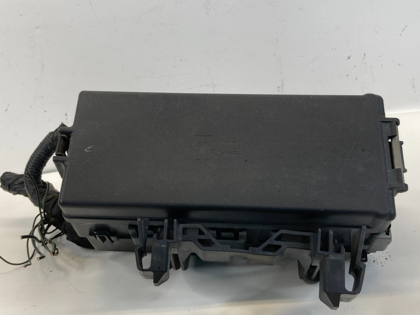 2009-2012 Ford Flex Under Hood Fuse Relay Box Compartment 8G1T-14A003-AC OEM