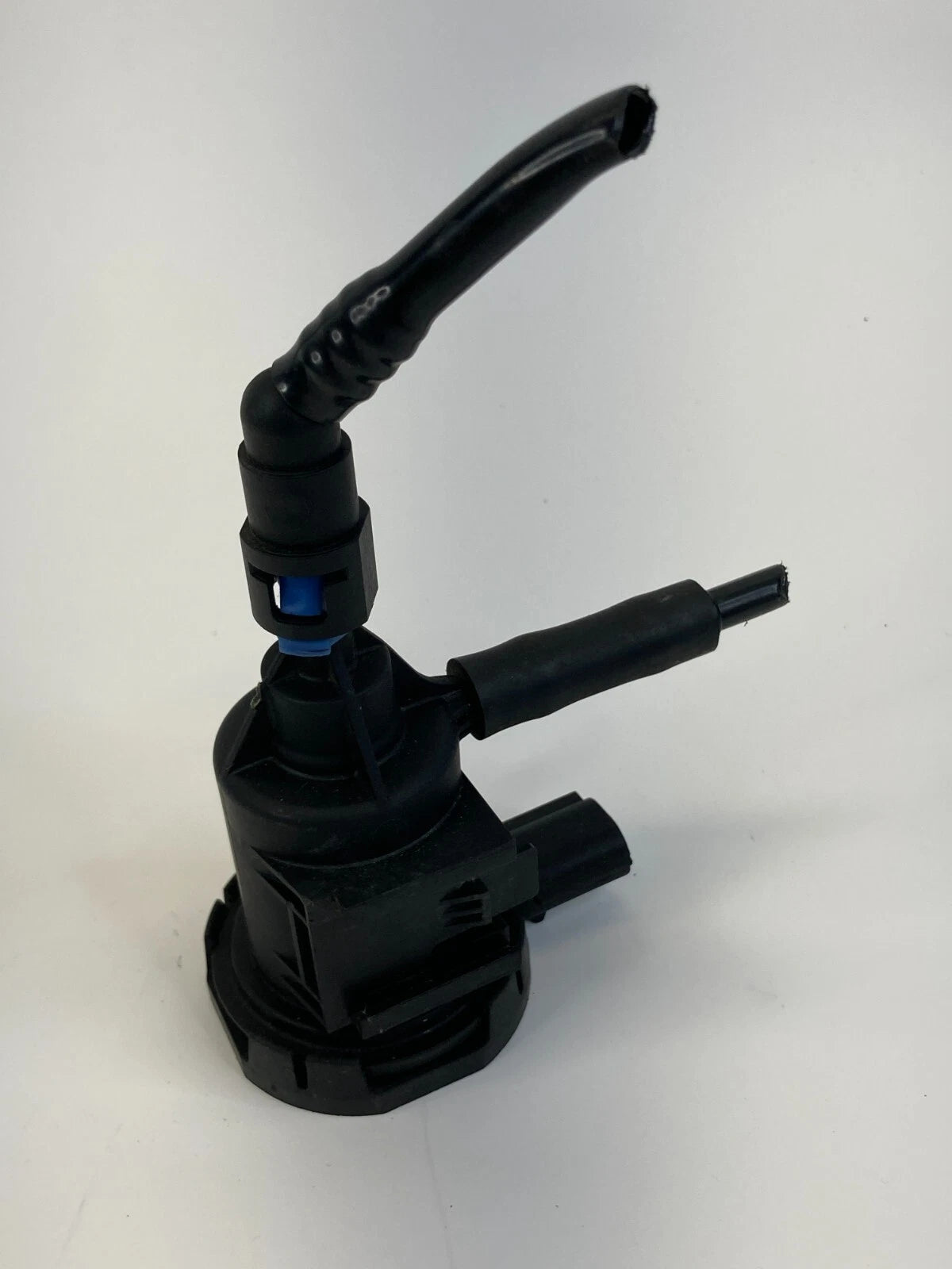 2009-2014 VOLKSWAGEN ROUTAN VACUUM PURGE SOLENOID FUEL VALVE VAPOR CANISTER OEM