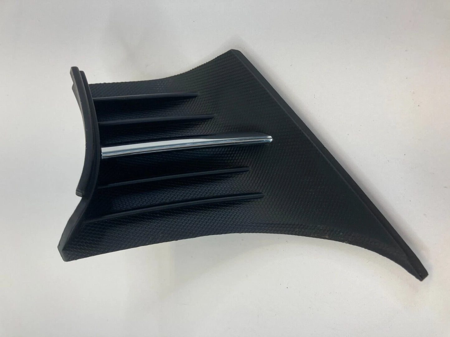 2013-2015 CHEVROLET MALIBU DASH CENTER INSTRUMENT PANEL MOLDING BEZEL TRIM COVER