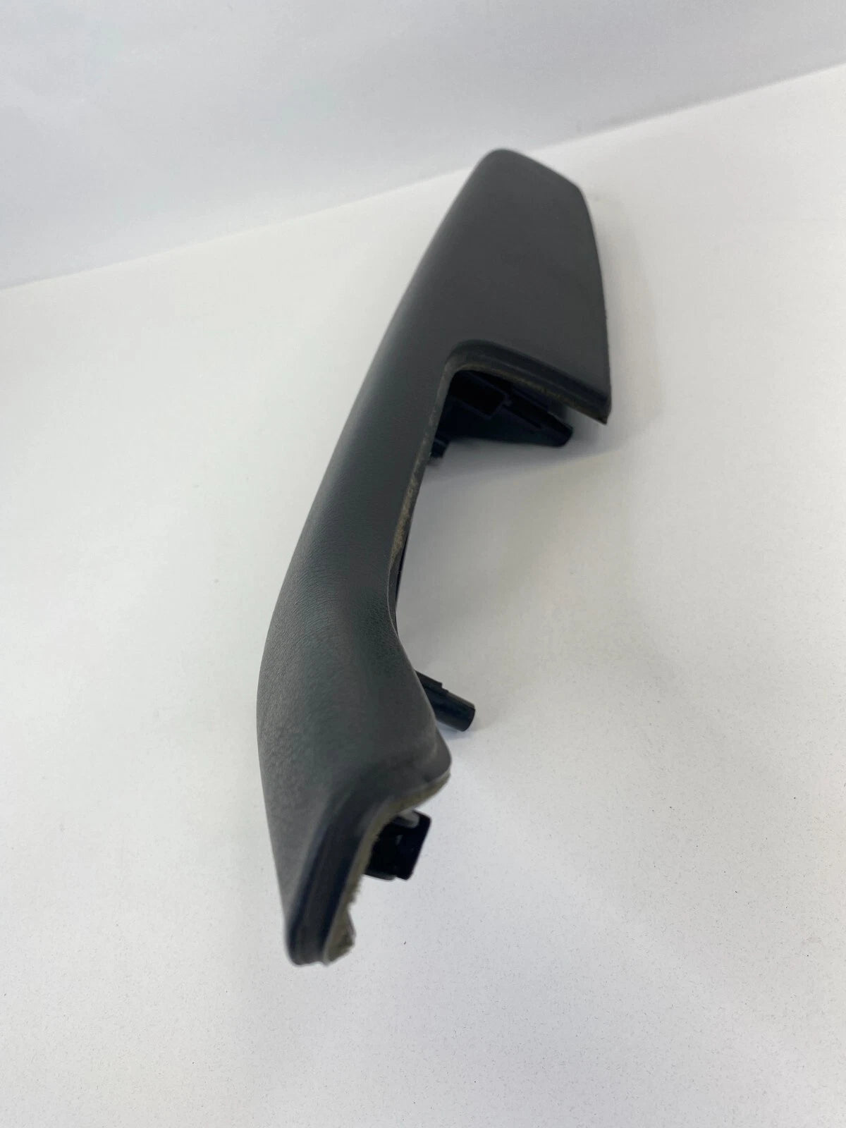 2005-2008 AUDI A6 FRONT LEFT SIDE INTERIOR DOOR PULL HANDLE ARMREST OEM