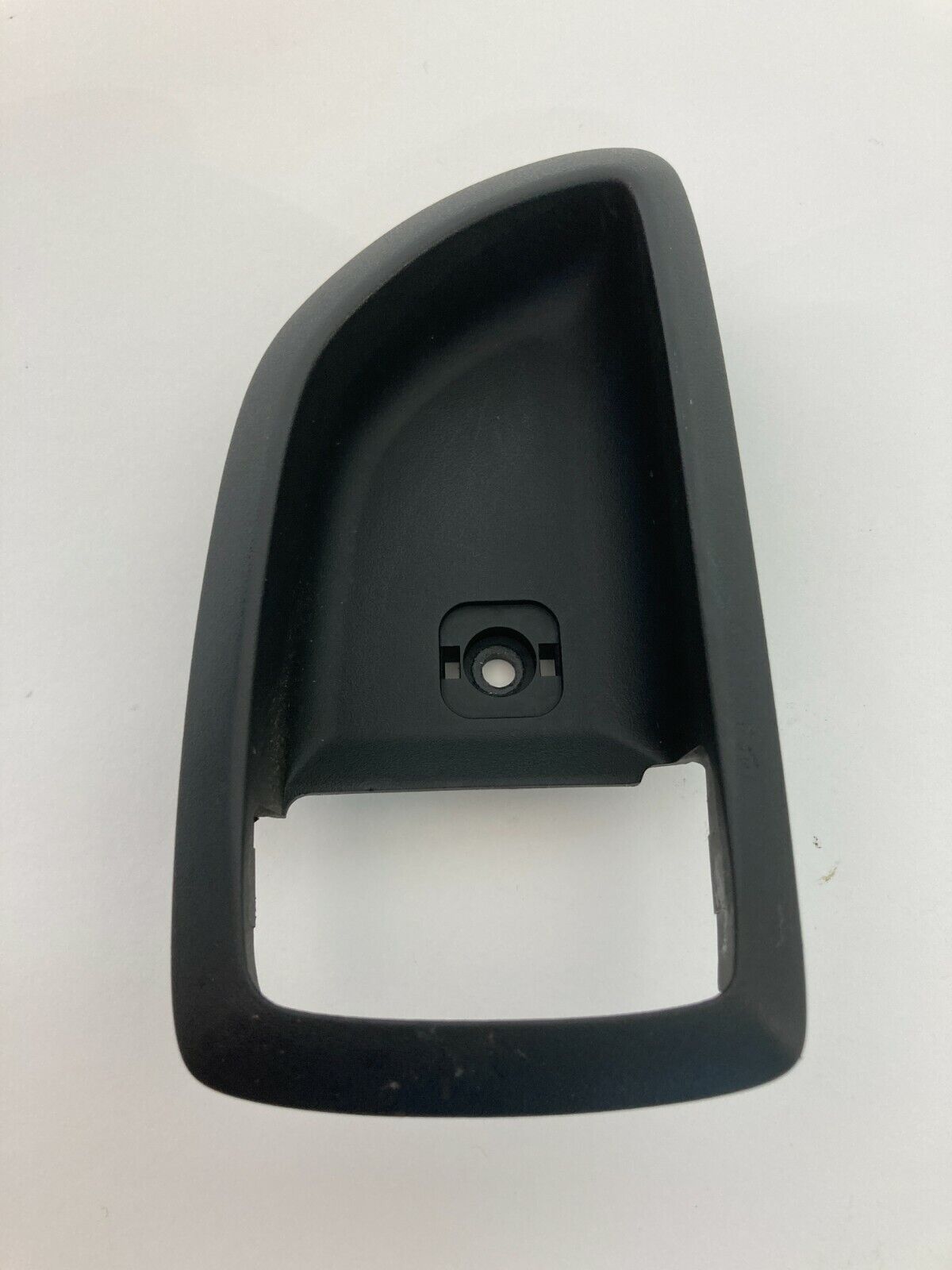 2004-2006 Kia Amanti Rear Right Side Inner Door Handle Cover Bezel 82621-3F000