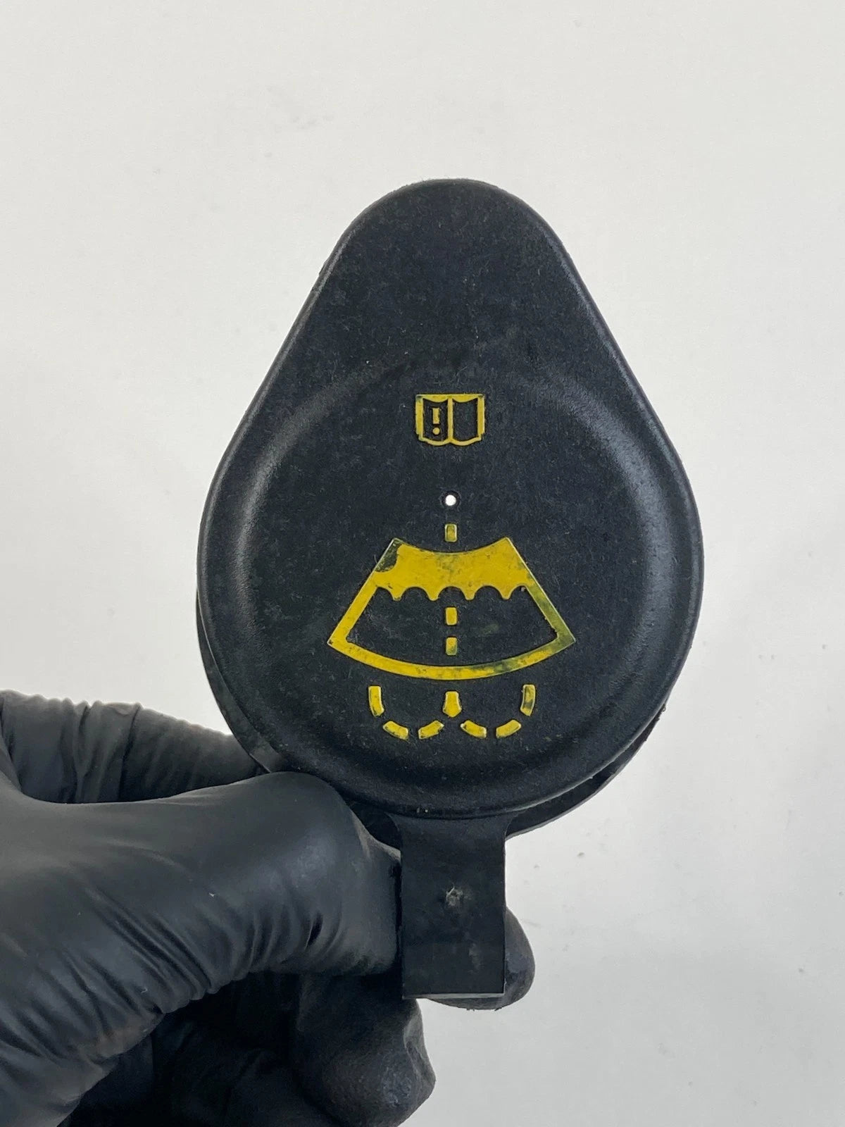 13-19 FORD INTERCEPTOR UTILITY WINDSHIELD WIPER WASHER FLUID RESERVOIR LID CAP