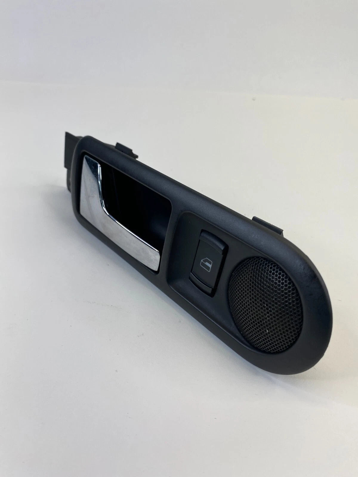 01-05 VW PASSAT REAR LEFT INTERIOR DOOR HANDLE W SWITCH & TWEETER 3B0839113 OEM