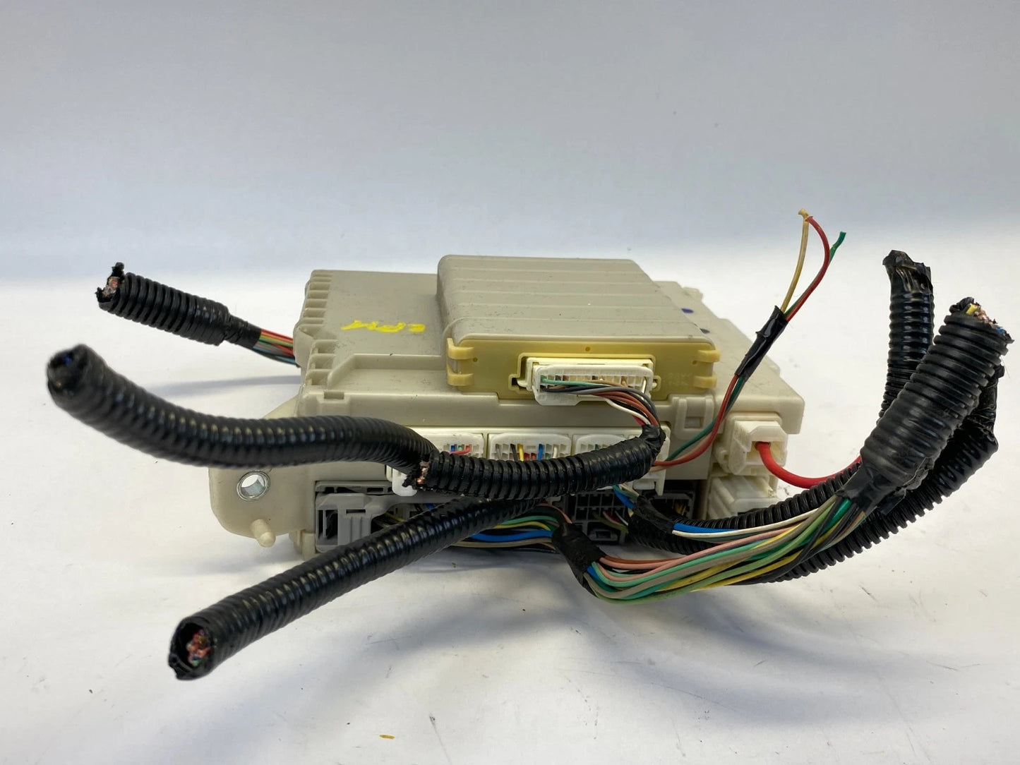 2010-2013 LEXUS IS250 IS350 2.5L RIGHT FUSE BOX RELAY JUNCTION 82730-53B70 OEM