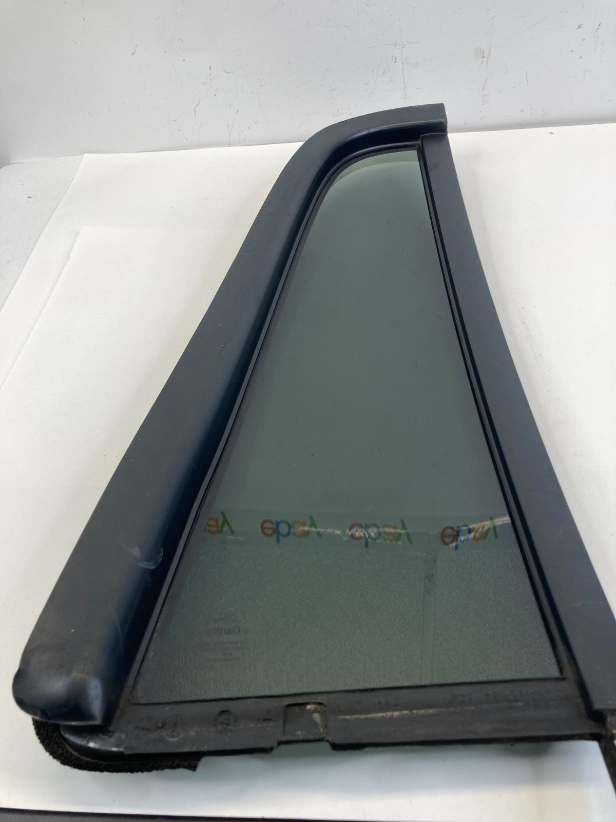 2003 04 05 2006 Lincoln Navigator Rear Left Back Door Side Vent Window Glass