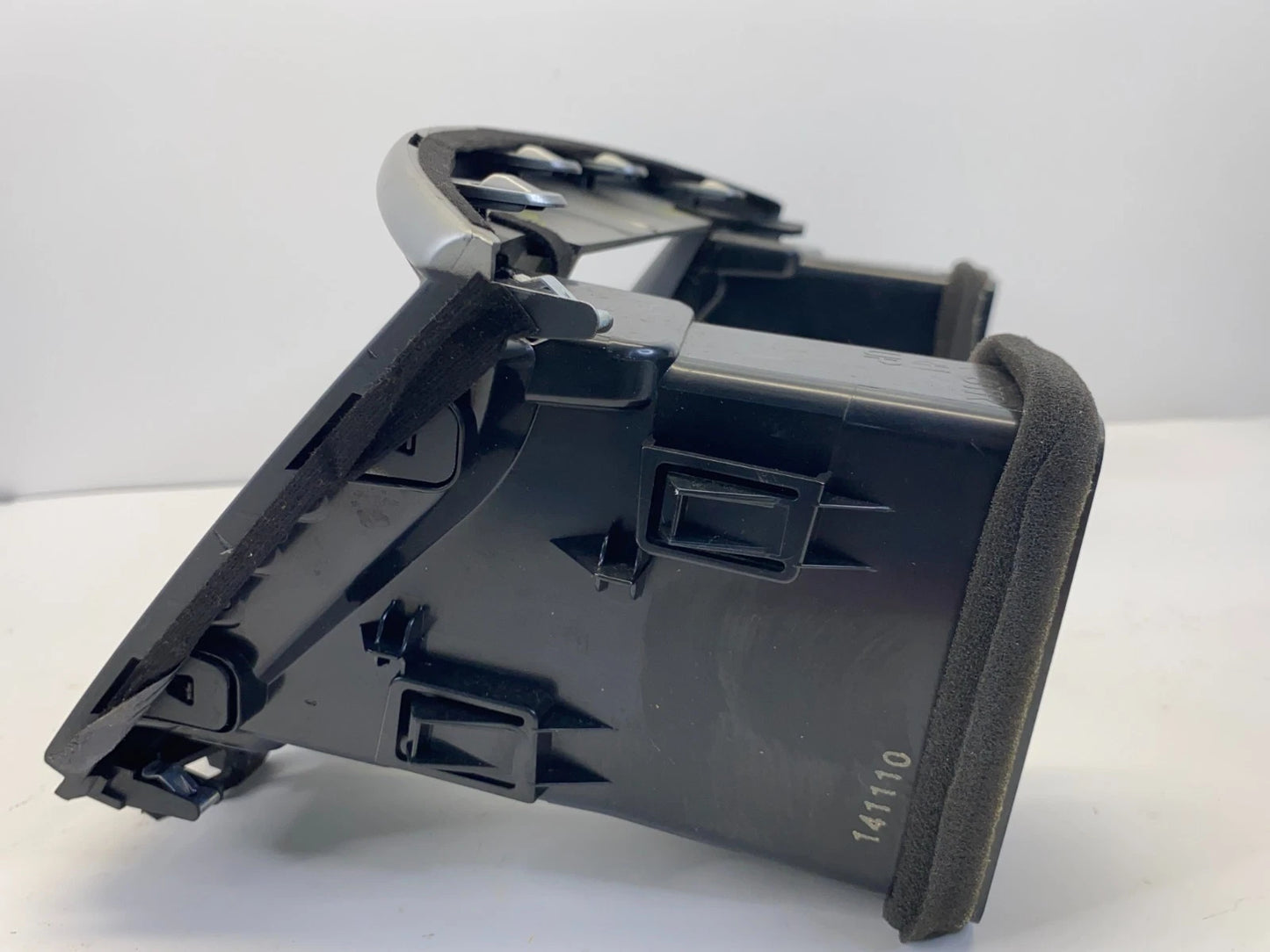 13-20 NISSAN PATHFINDER CENTER DASH RADIO SCREEN BEZEL AIR VENTS 68270-3KA0A OEM