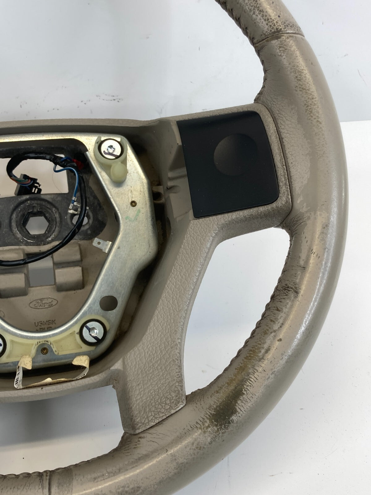 06 07 08 09 10 Ford Explorer Driver Side Steering Wheel Assy W / Control OEM