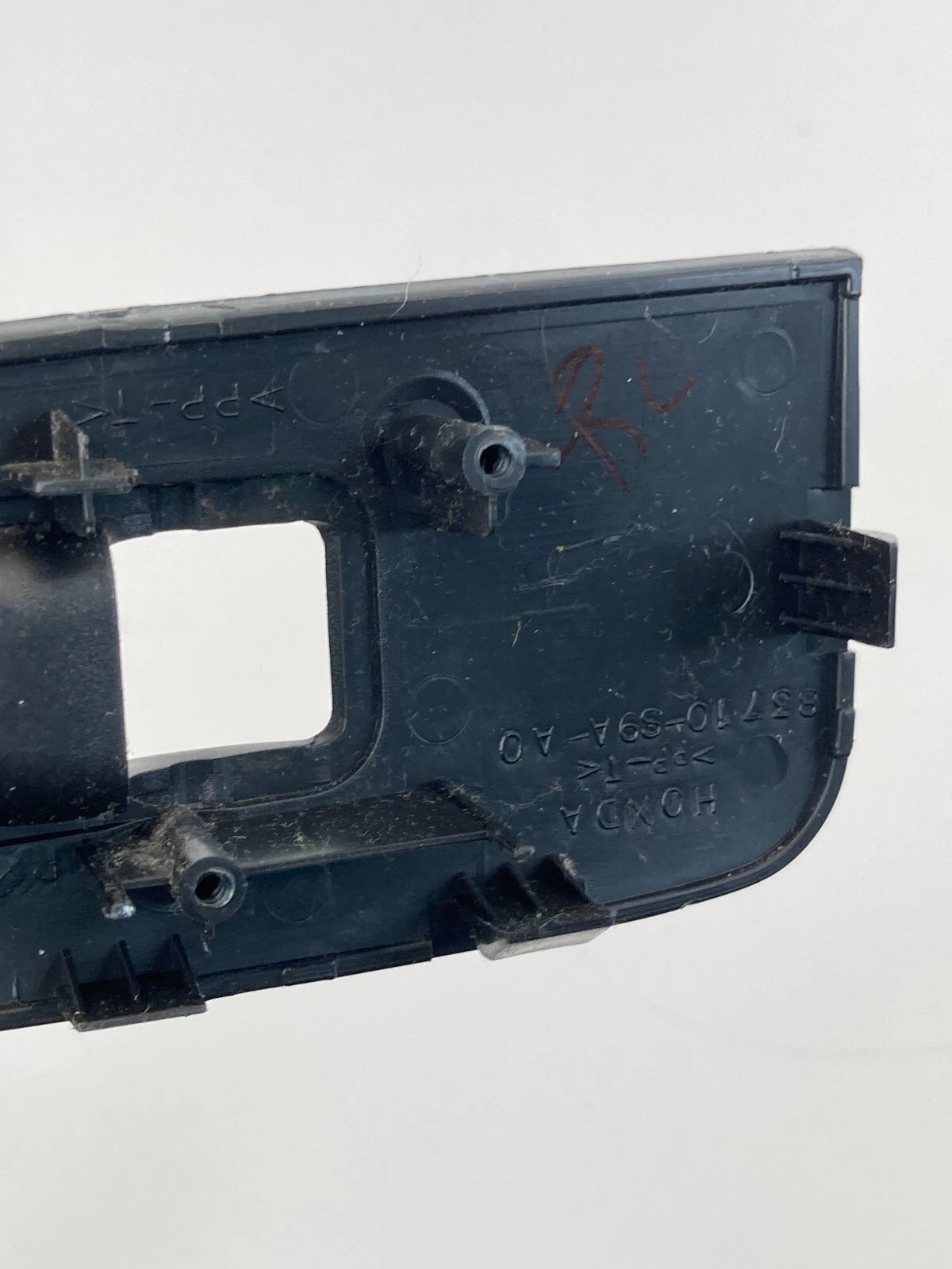 2002-2006 HONDA CR-V CRV REAR LEFT WINDOW SWITCH BEZEL TRIM COVER 83710-S9A-A0