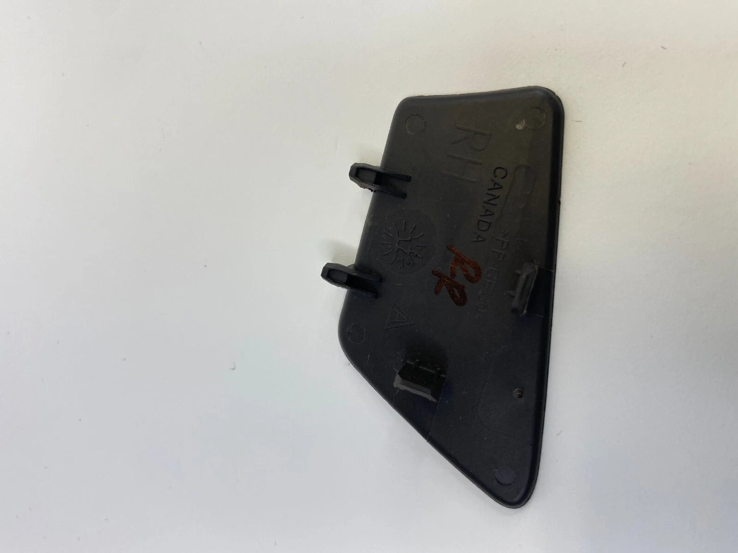 2011-2017 BUICK REGAL REAR RIGHT SIDE INTERIOR DOOR HANDLE BOLT CAP TRIM COVER