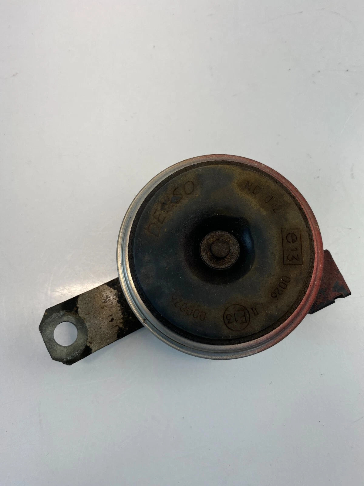 2001 2002 2003 TOYOTA HIGHLANDER HORN SIGNAL ALARM SIREN NOTE E130026 DENSO OEM