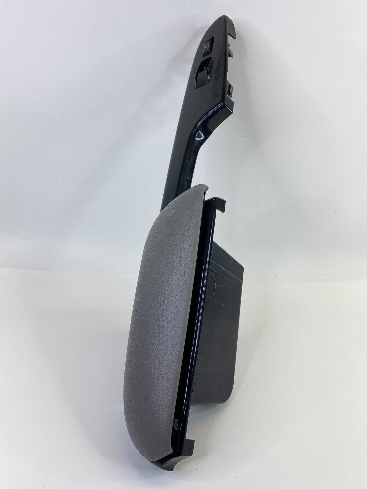 04-10 Toyota Sienna Front Right Side Door Armrest w/ Window Switch 74231-AE011