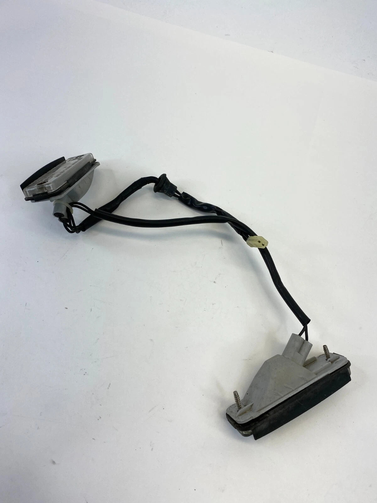 2003-2007 SUBARU FORESTER REAR TRUNK LICENSE PLATE LIGHT LAMP PAIR SET OEM