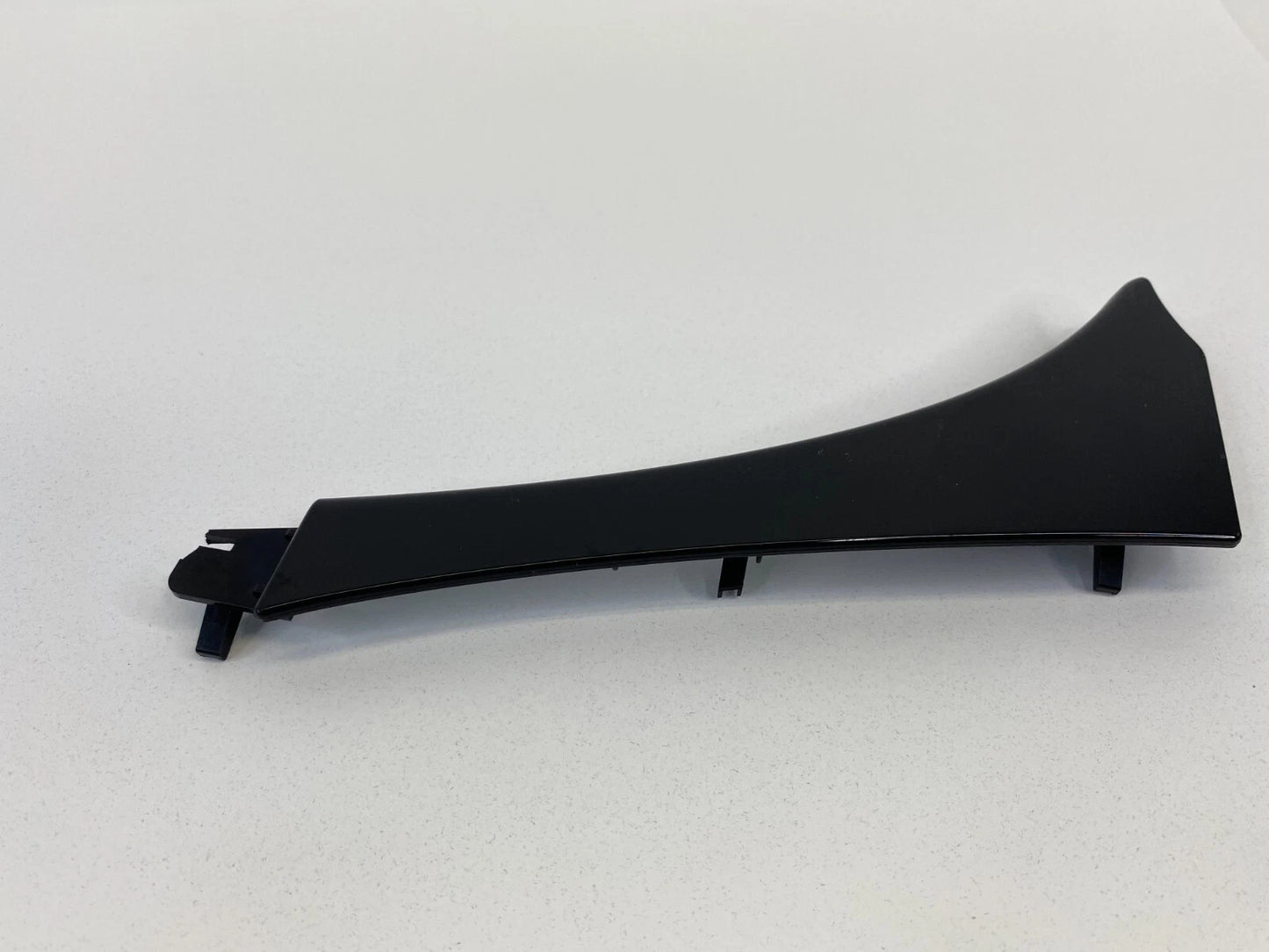 2011-2013 BUICK REGAL FRONT LEFT DRIVER SIDE INSTRUMENT PANEL MOLDING 13242092
