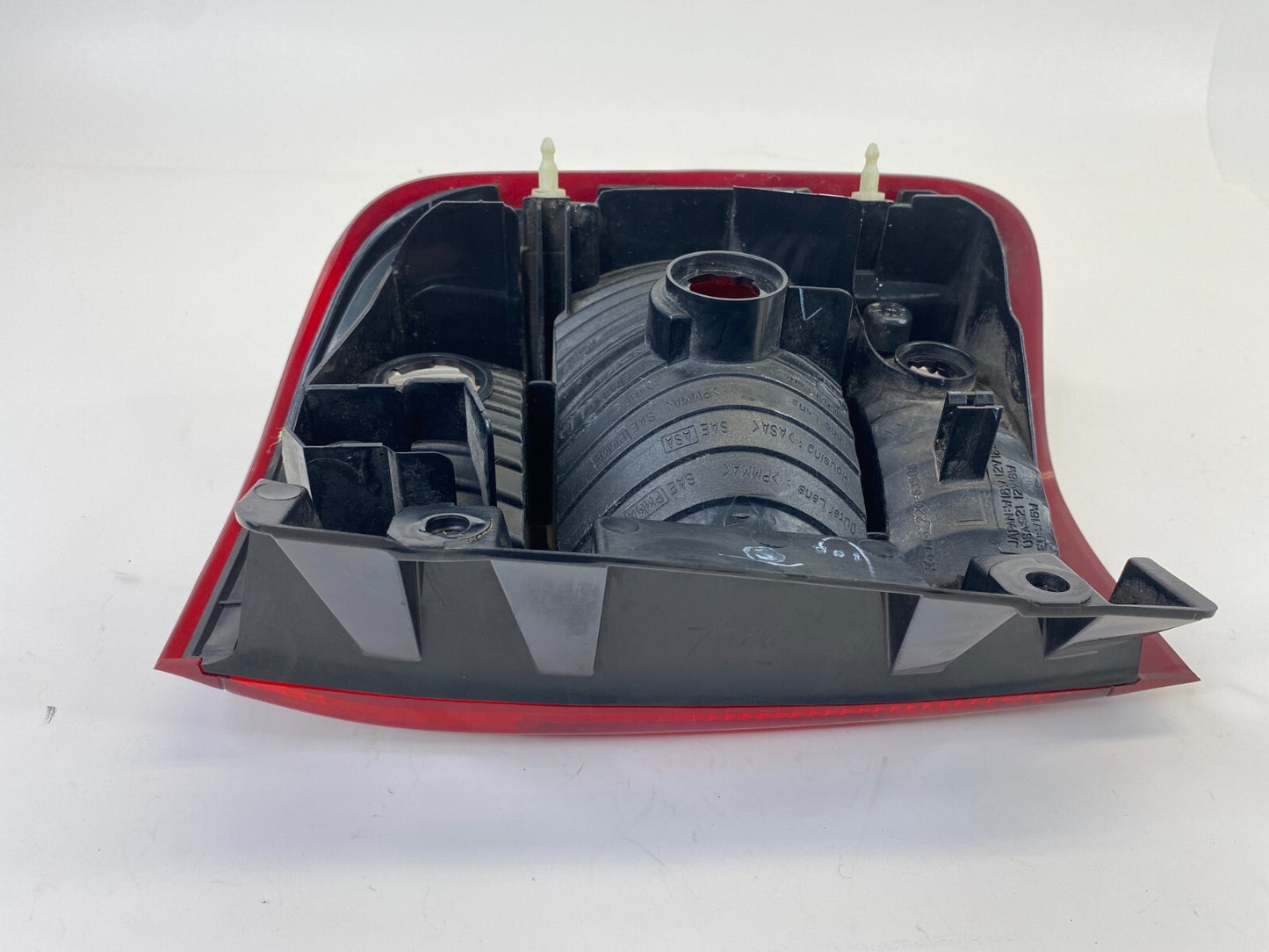 1999-2004 Nissan Pathfinder Rear Left Driver Side Tail Light Taillight Lamp Assy