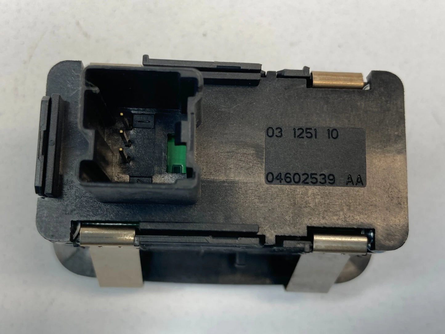 2008-2010 CHRYSLER TOWN & COUNTRY REAR LEFT BACK DRIVER WINDOW SWITCH 4602539AA