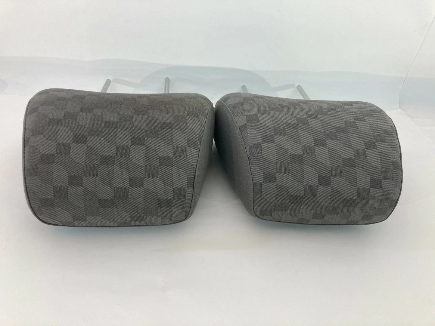 2008 2009 CHEVROLET EQUINOX FRONT DRIVER & PASSENGER HEADREST HEAD REST PAIR OEM