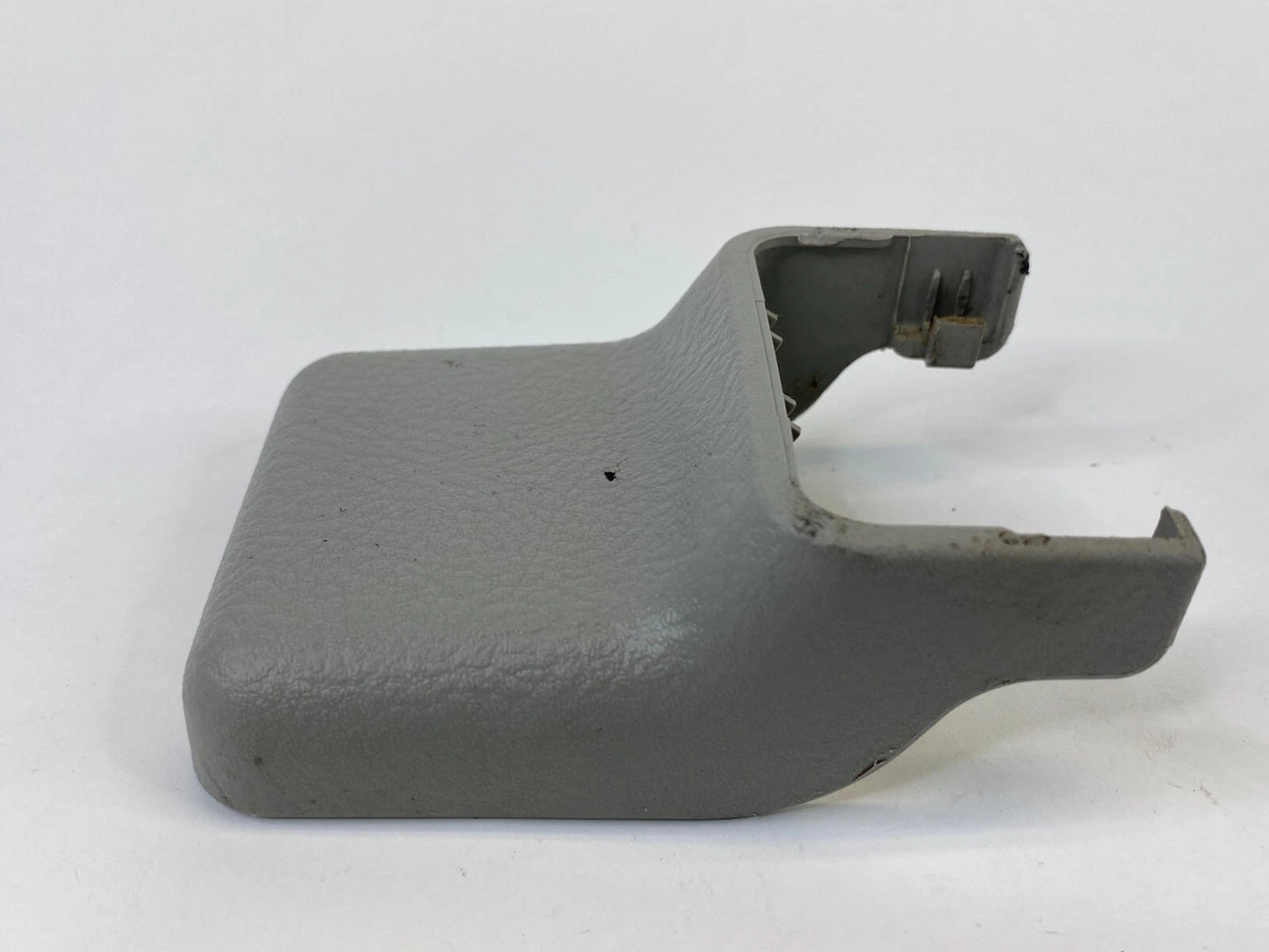 2004-2006 KIA SPECTRA FRONT RIGHT PASSENGER SEAT TRACK FOOT COVER OUTSIDE OEM