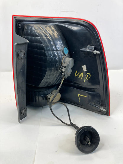 2003-2006 Ford Expedition Rear Left Side Taillight Tail Lamp Assy 2LIX-I3B505-A