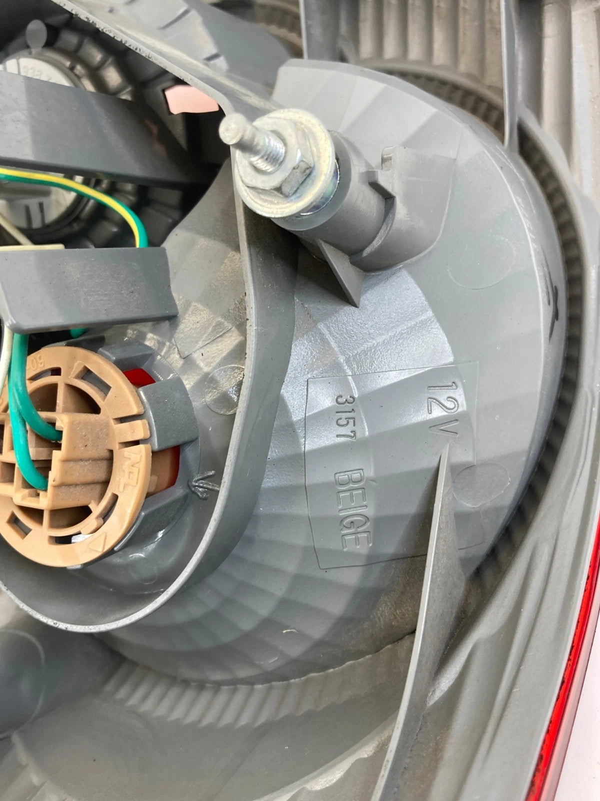 2005-2008 TOYOTA COROLLA DRIVER LEFT SIDE REAR OUTER TAILLIGHT LAMP ASSEMBLY OEM