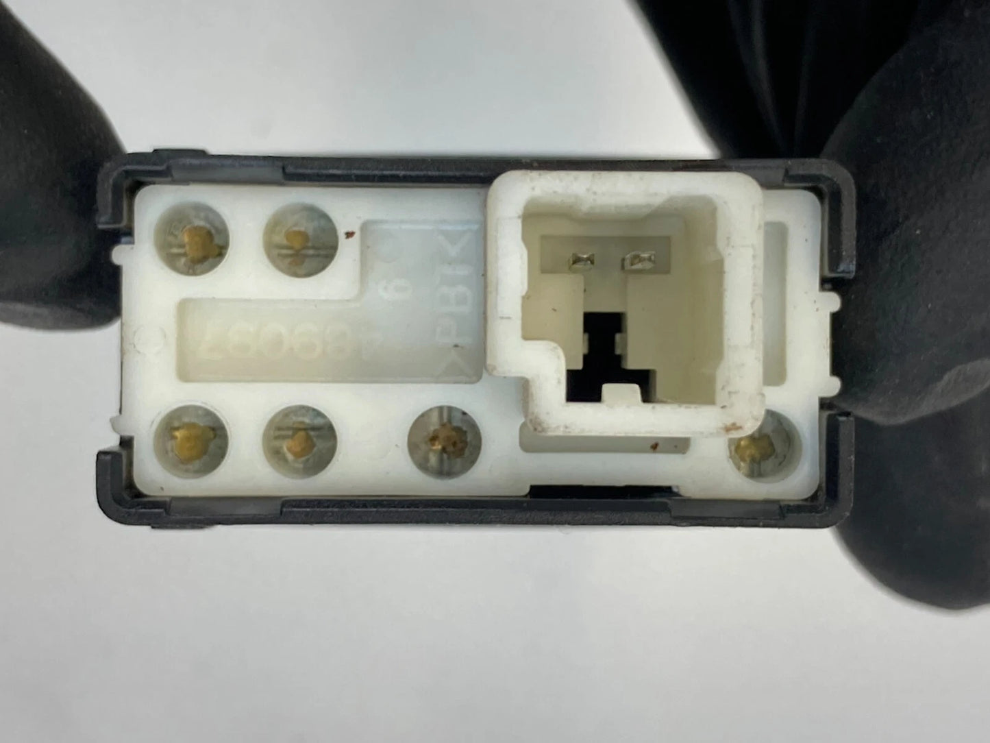2001-2007 TOYOTA HIGHLANDER SECURITY LIGHT INDICATOR CONTROL SWITCH 489097 OEM