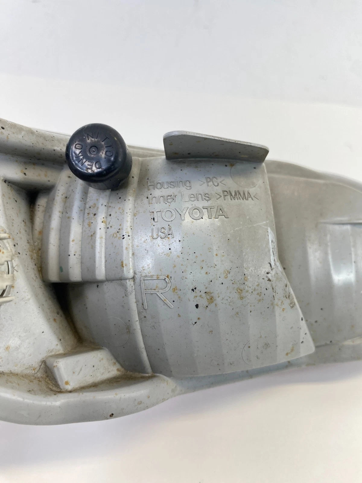 2007-2009 LEXUS RX350 REAR RIGHT SIDE BUMPER LOWER MARKER LIGHT LAMP OEM