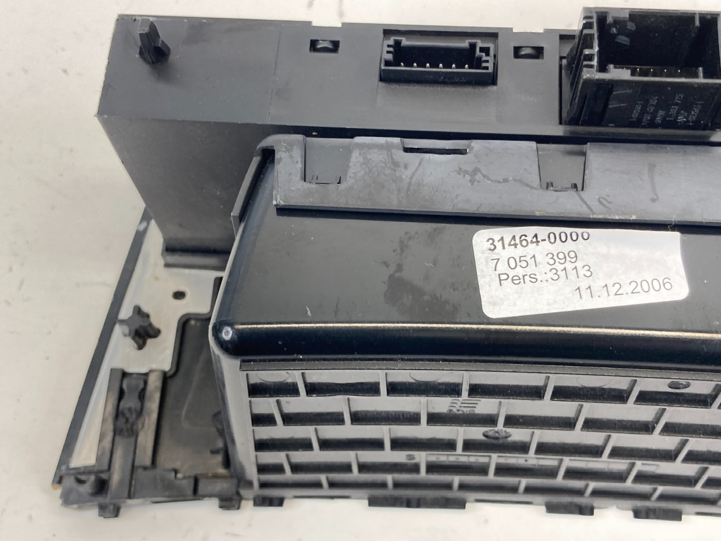 04-07 BMW 525i Lower Dash Storage Panel w/ DTC & Heated Seat Switch 31464-0000