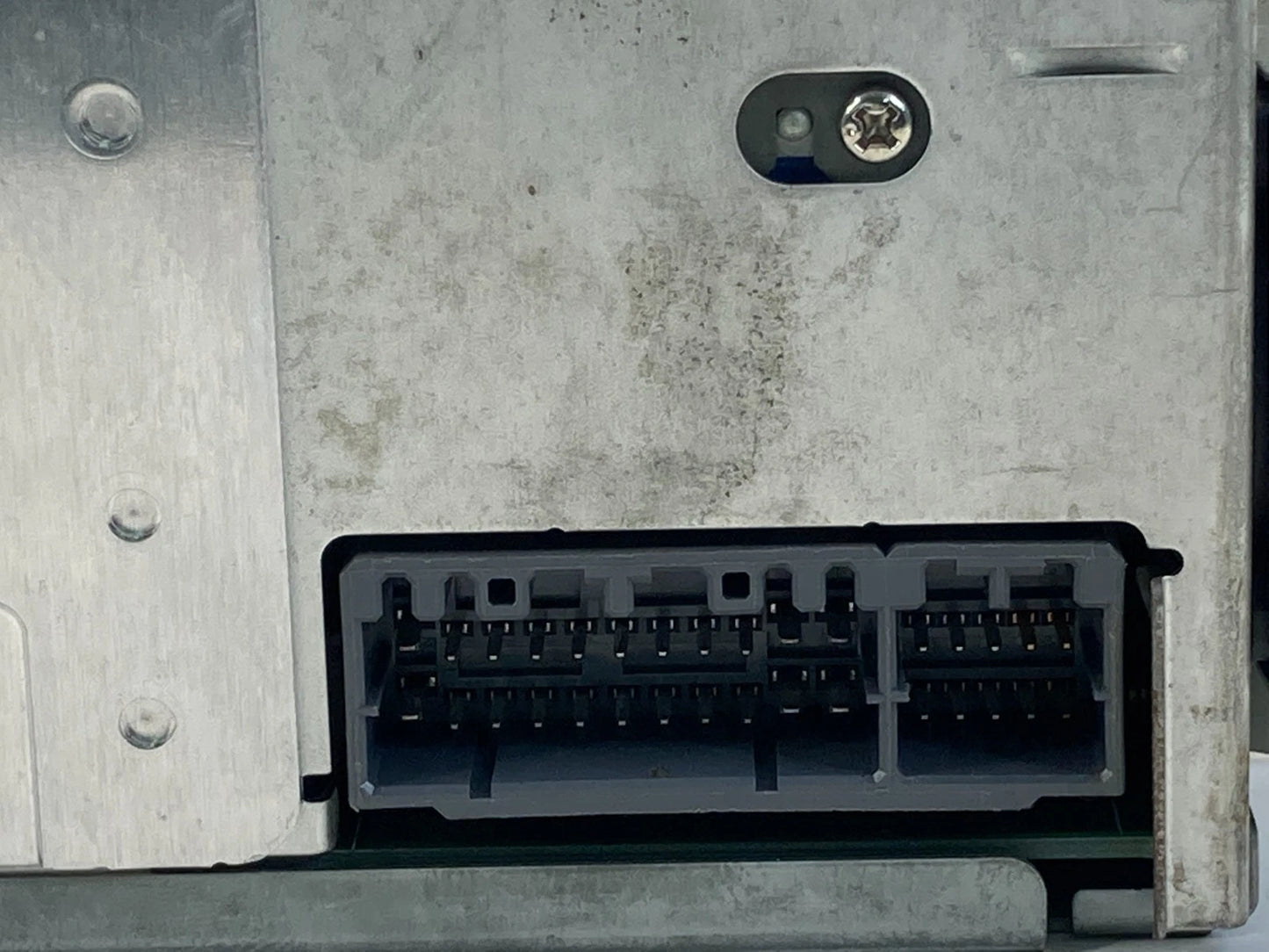 2005-2007 JEEP GRAND CHEROKEE STEREO RADIO AM/FM CD PLAYER UNIT 05064072AD