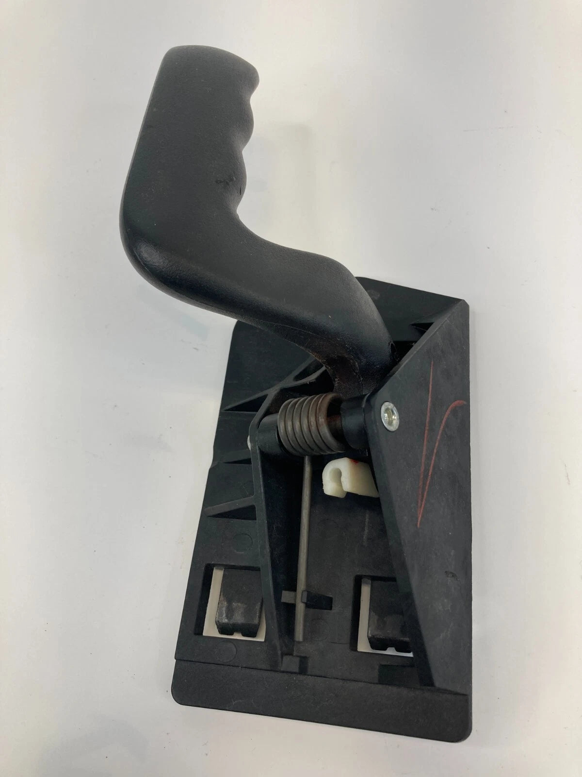 2002-2006 CHEVROLET AVALANCHE 1500 FRONT LEFT SIDE INTERIOR DOOR HANDLE OEM