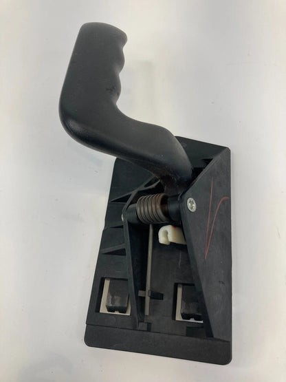 2002-2006 CHEVROLET AVALANCHE 1500 FRONT LEFT SIDE INTERIOR DOOR HANDLE OEM
