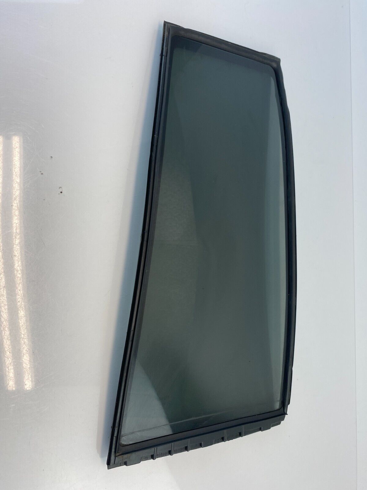 01-07 Toyota Highlander Rear Right Door Quarter Window Fixed Glass 68188-48020