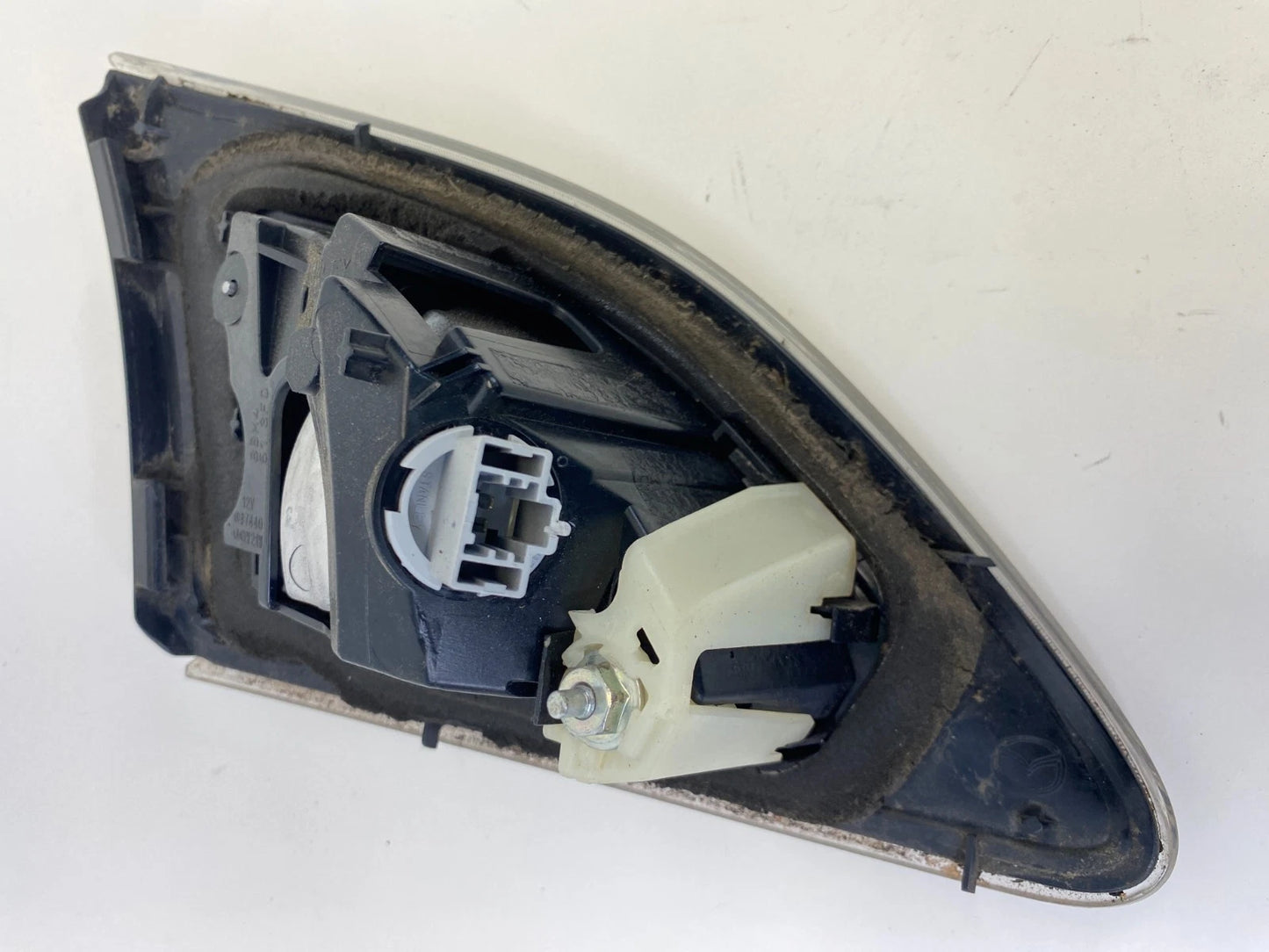 2010-2013 MAZDA 3 SEDAN REAR RIGHT SIDE TRUNK LID INNER TAILLIGHT BACKUP LAMP