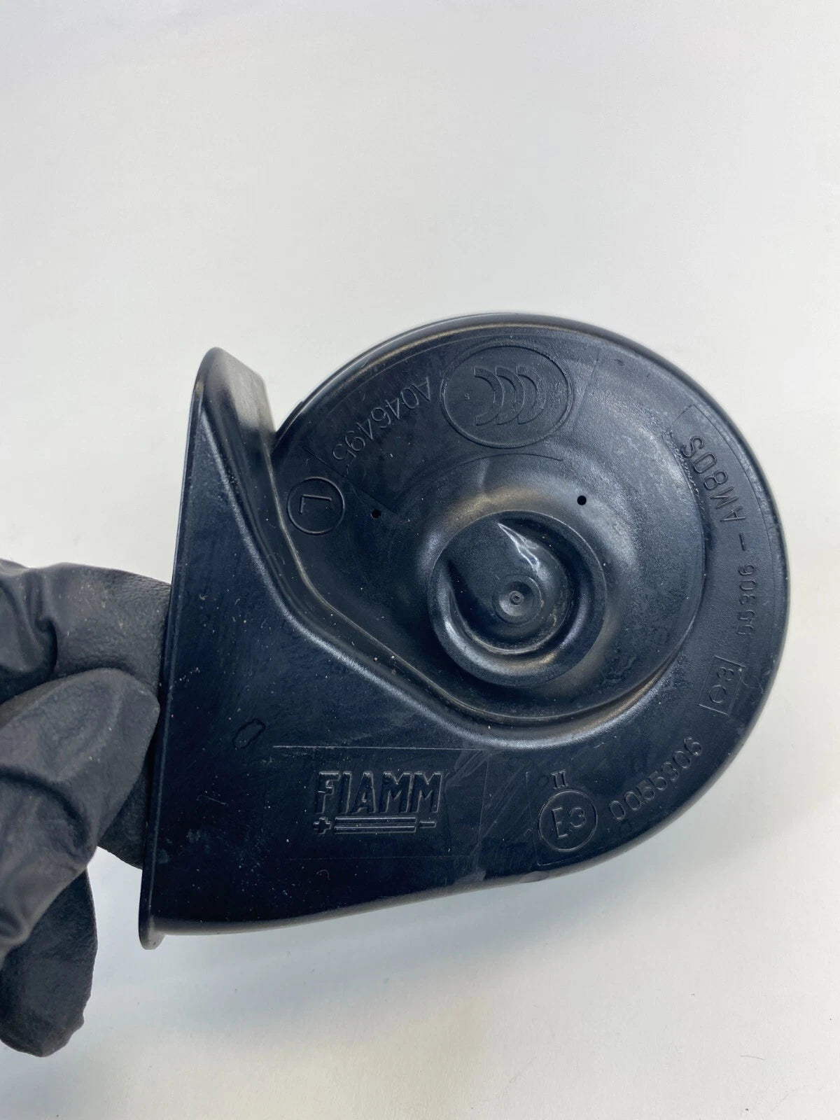 2008-2012 JEEP LIBERTY HORN LOW TONE PITCH ALARM SIREN SIGNAL E30055306 OEM