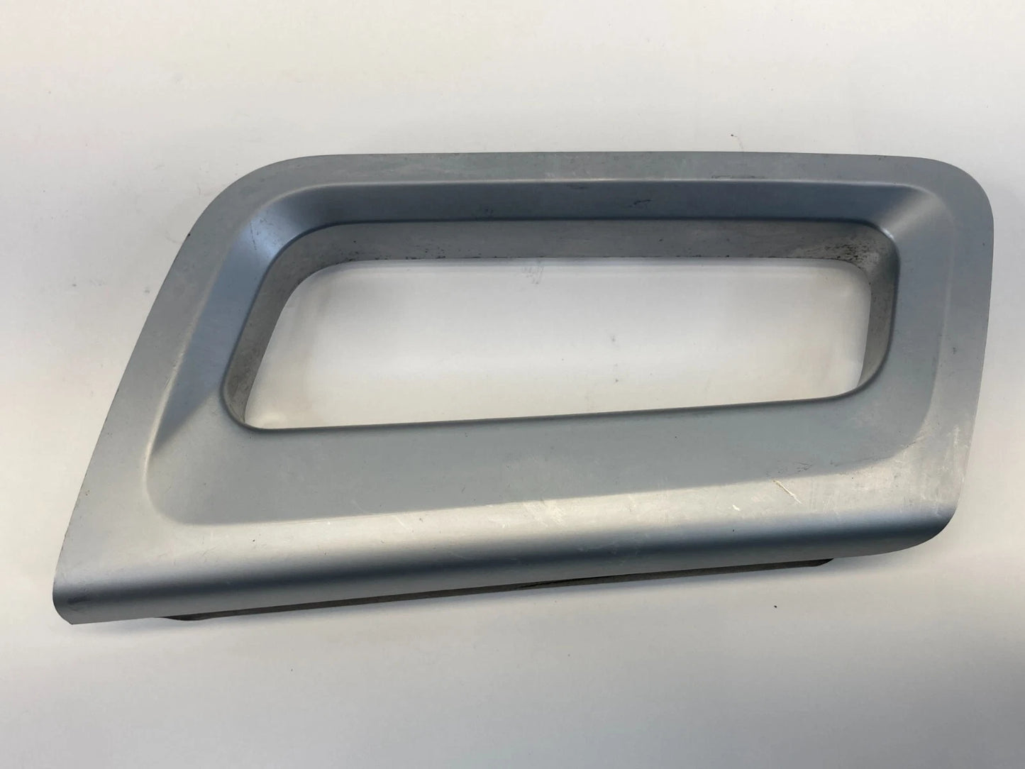 12-15 CHEVROLET CAPTIVA SPORT REAR RIGHT SIDE INNER DOOR PULL HANDLE TRIM BEZEL