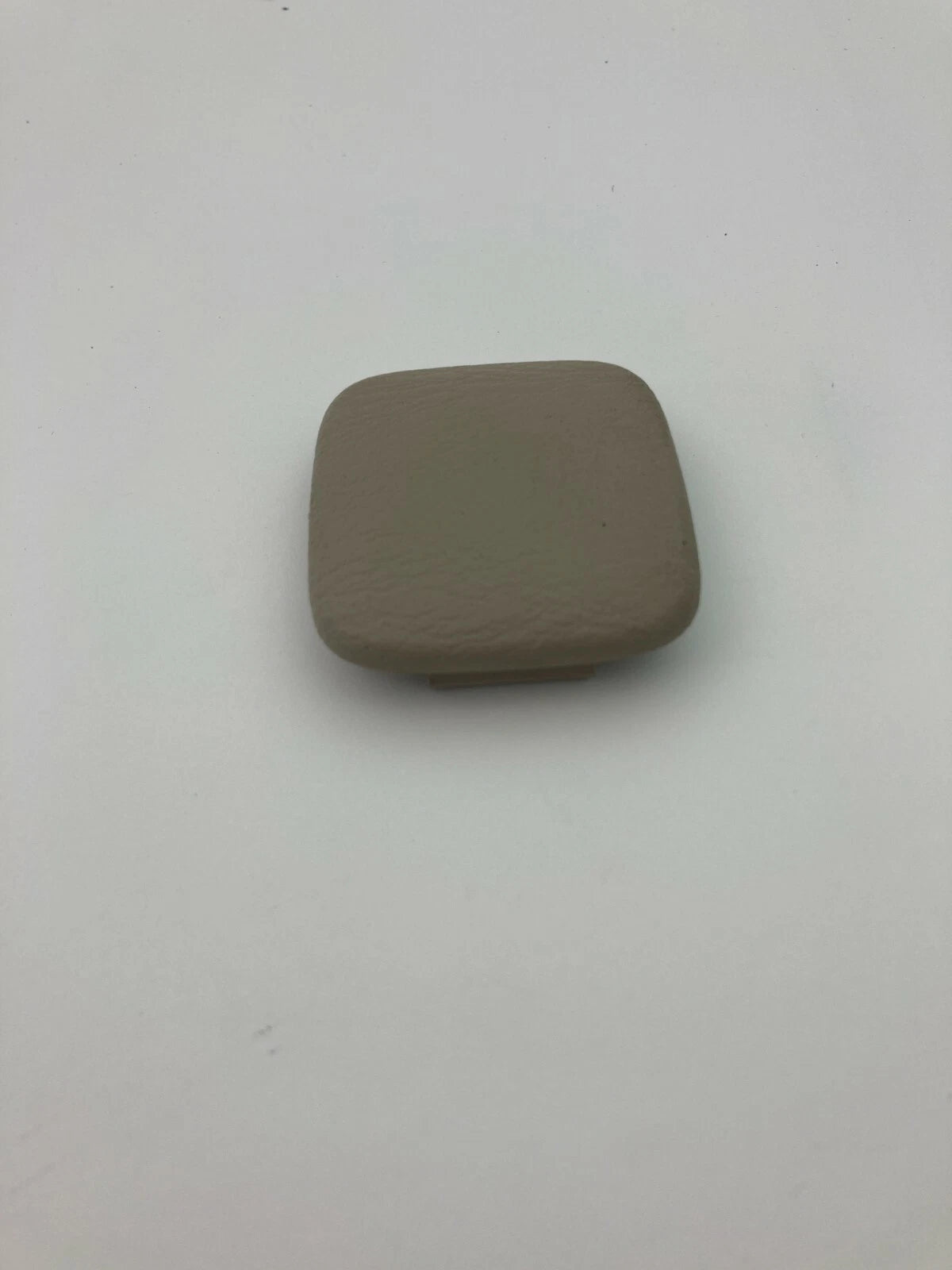 98-05 LEXUS GS300 LEXUS GS400 FRONT LEFT OR RIGHT SEAT BELT RETRACTOR CAP COVER