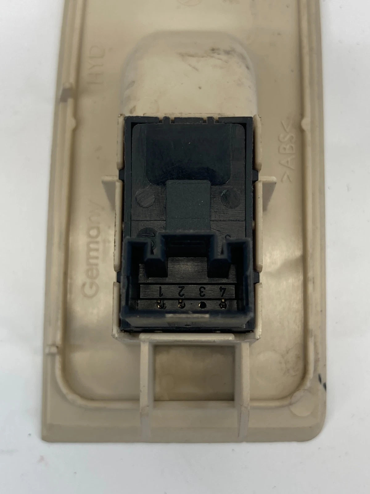 2009-2017 VOLKSWAGEN CC REAR RIGHT SIDE DOOR WINDOW SWITCH W/ BEZEL 3C8867376A