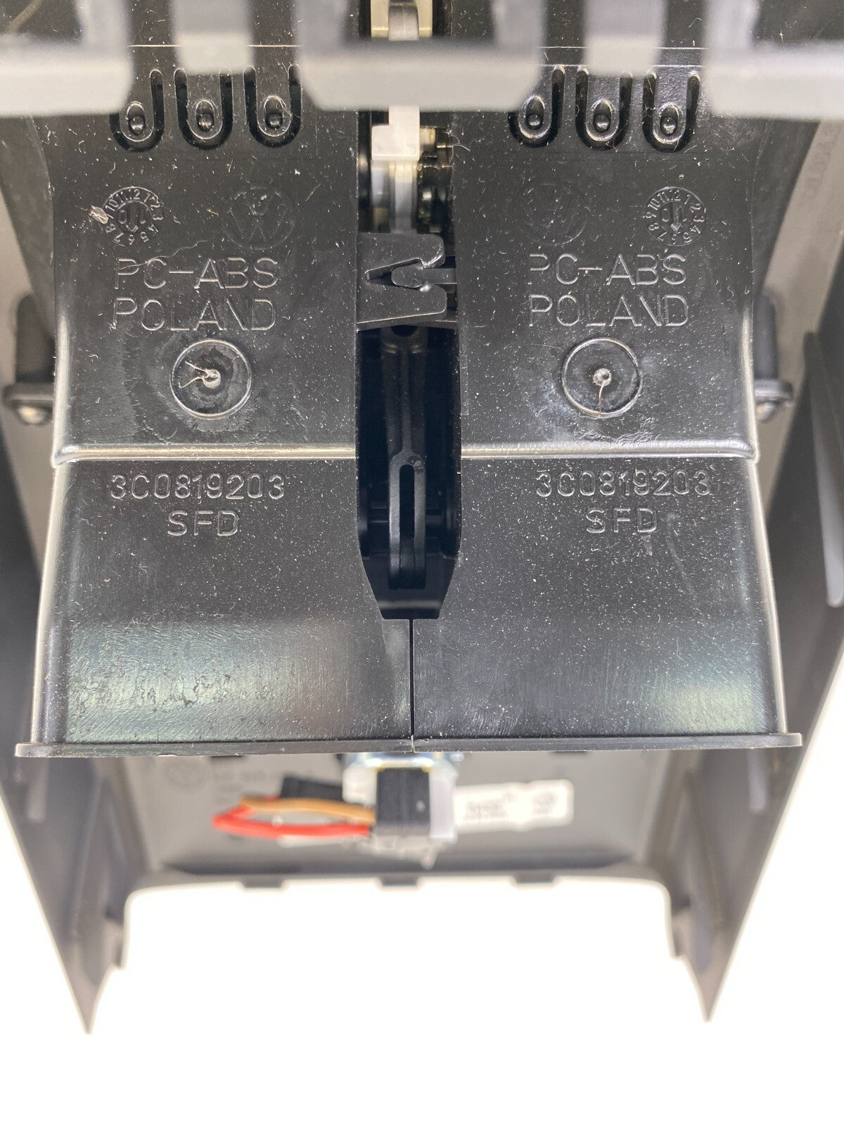 2011-2017 Volkswagen CC Rear Center Panel w/ Air Vent & Power Outlet 3C0-864-298