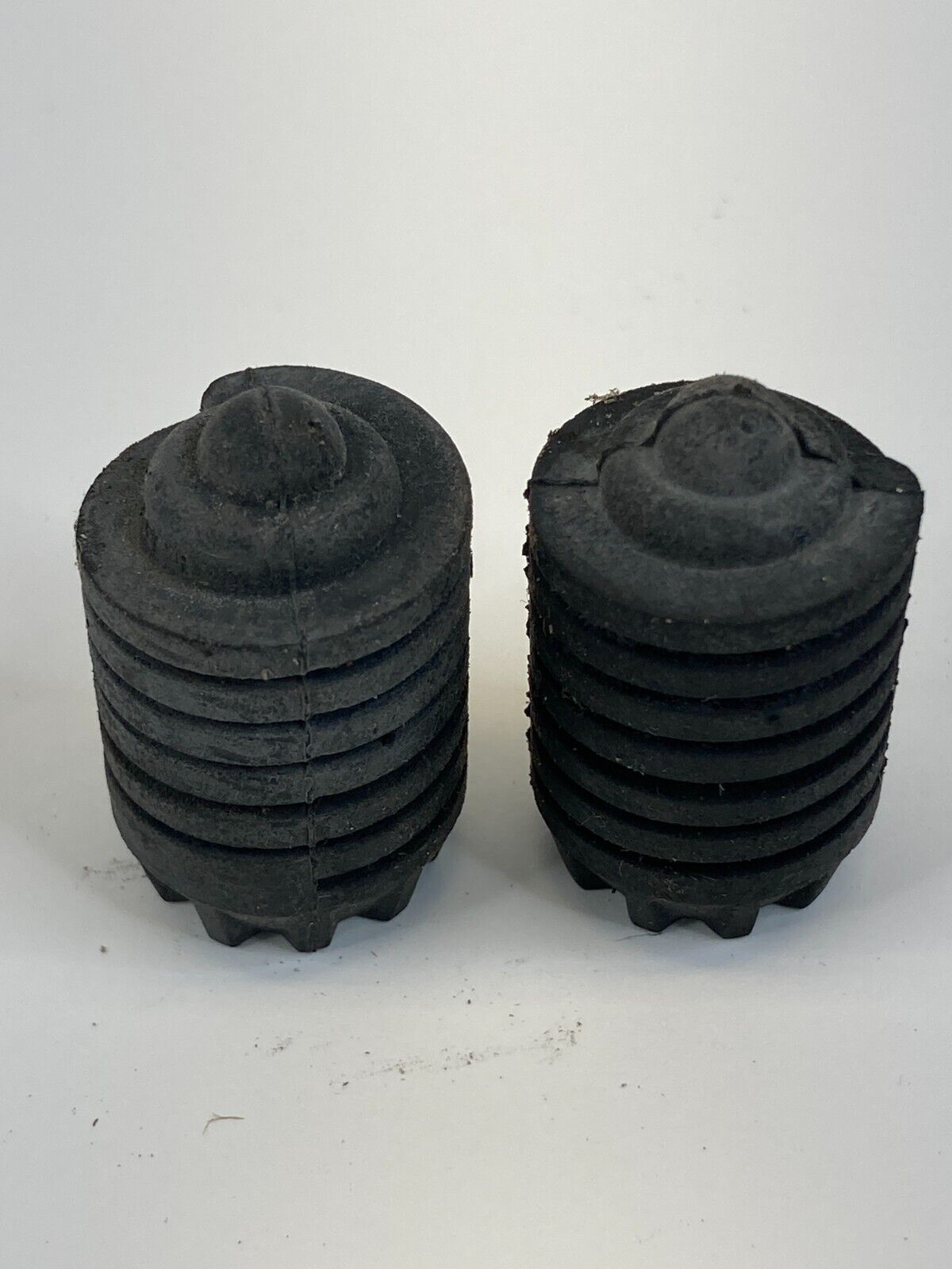 2002-2005 BMW 745i Front Hood Rubber Cushion Buffer Stopper Bumper Set Pair OEM