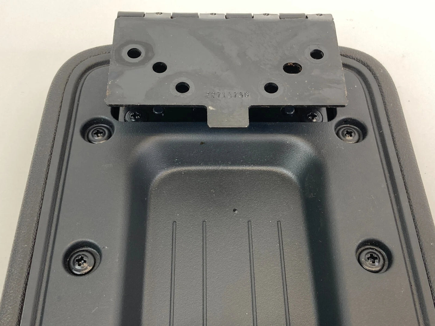 2005-2010 PONTIAC G6 CENTER CONSOLE ARMREST ARM REST LID COVER TOP 22713736 OEM