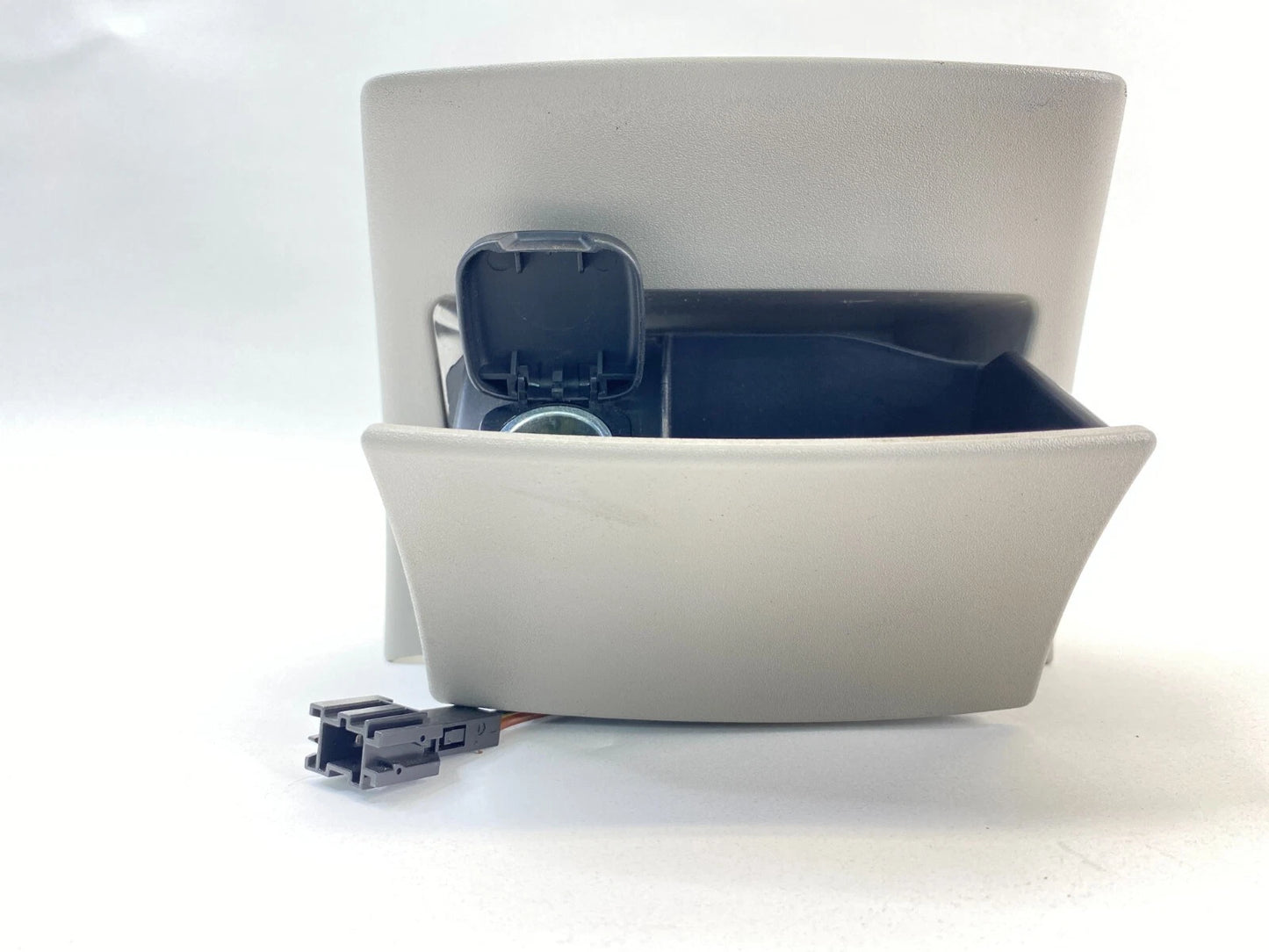2003-2006 MERCEDES-BENZ E500 REAR CENTER CONSOLE ASHTRAY ASH TRAY A2116800450