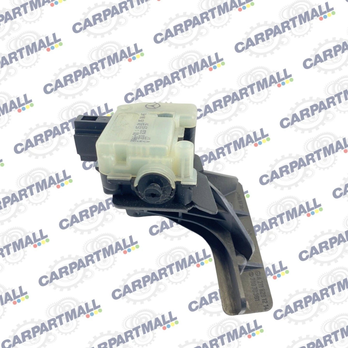 2004-2006 MERCEDES-BENZ E500 04 05 E320 FUEL FILLER DOOR LOCK ACTUATOR BRACKET