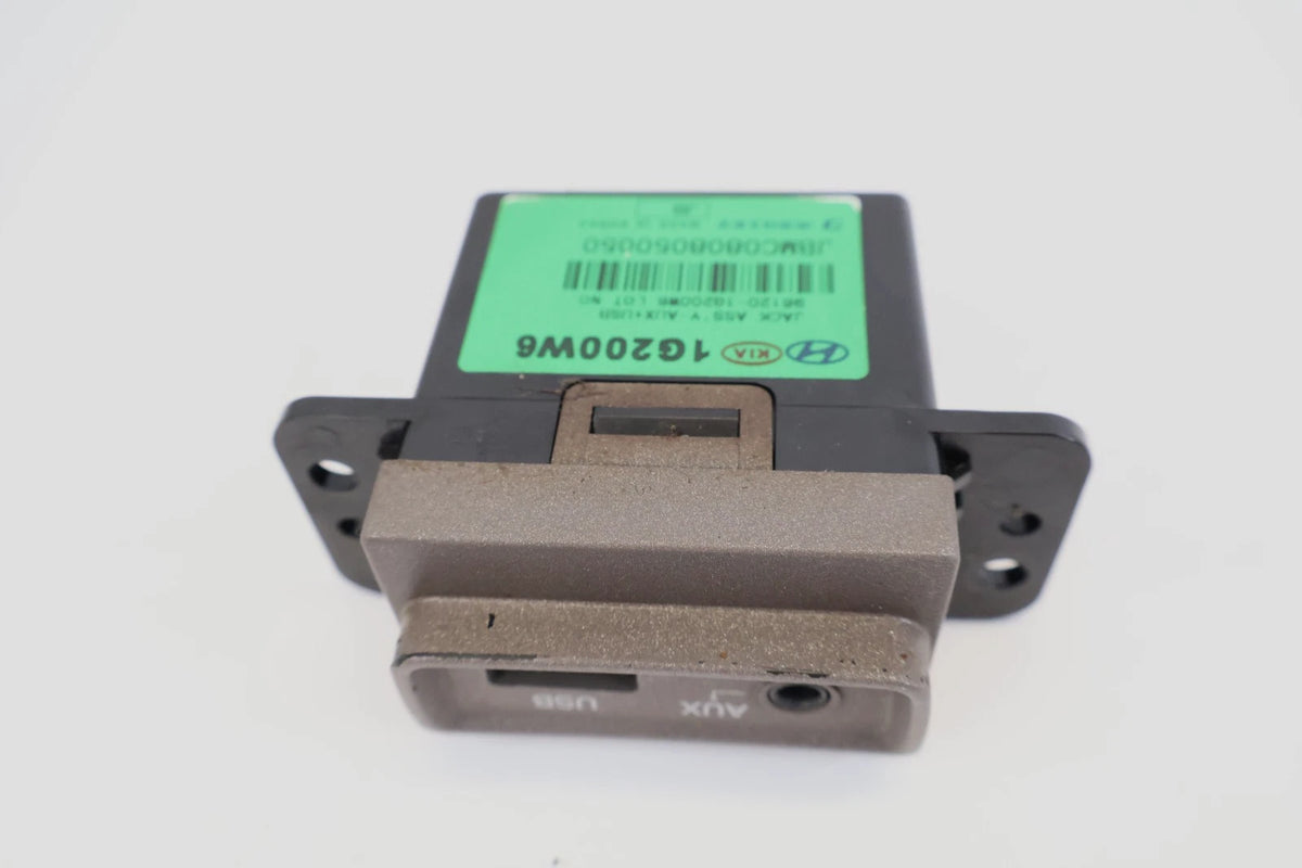 2009-2011 KIA RIO AUX USB PORT AUDIO INPUT JACK ASSEMBLY OEM 96120-1G200W6
