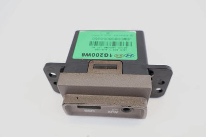 2009-2011 KIA RIO AUX USB PORT AUDIO INPUT JACK ASSEMBLY OEM 96120-1G200W6