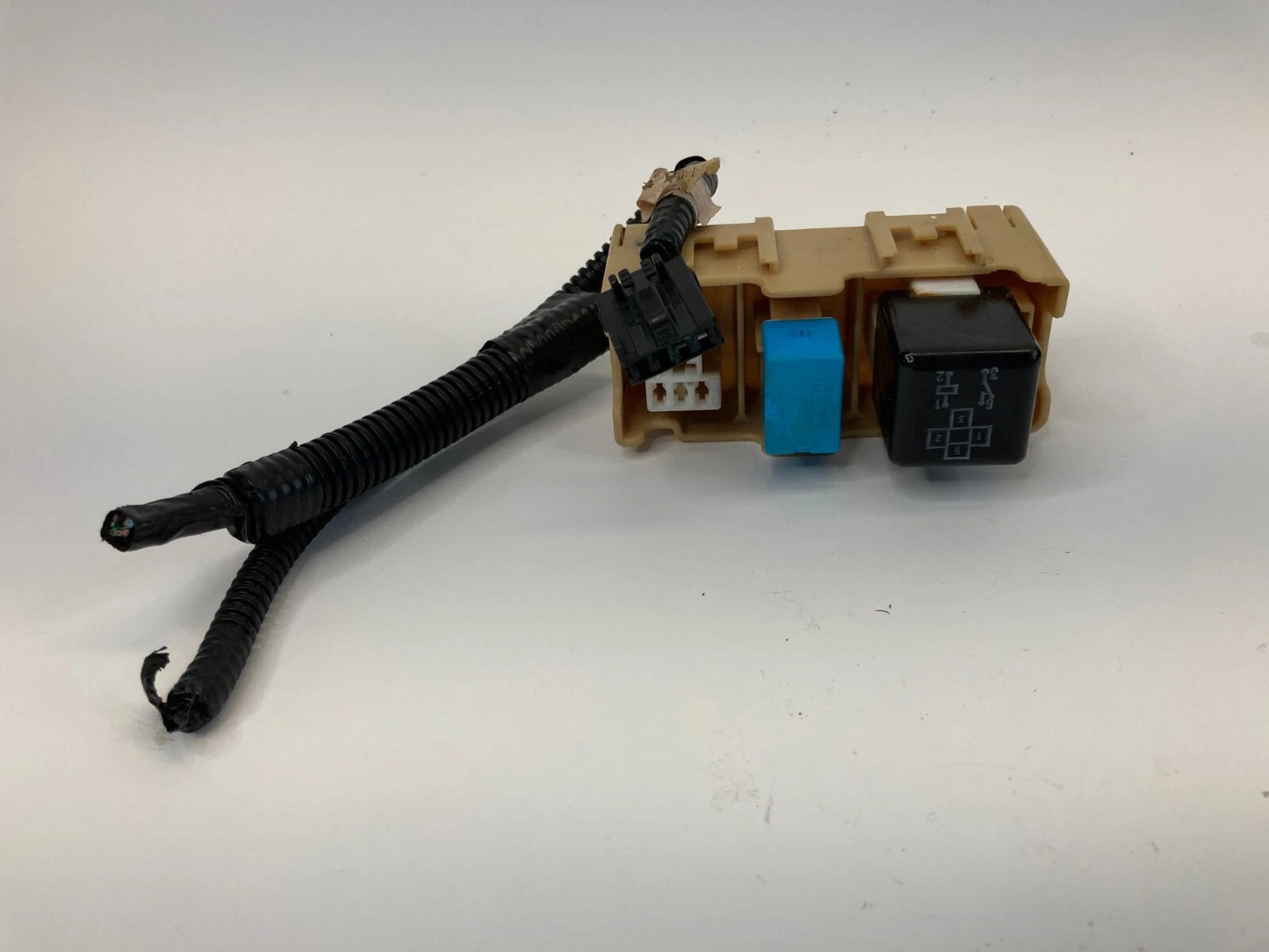 2004-2007 TOYOTA HIGHLANDER 3.3L V6 A/T INTERIOR CABIN DASH SMALL FUSE RELAY OEM